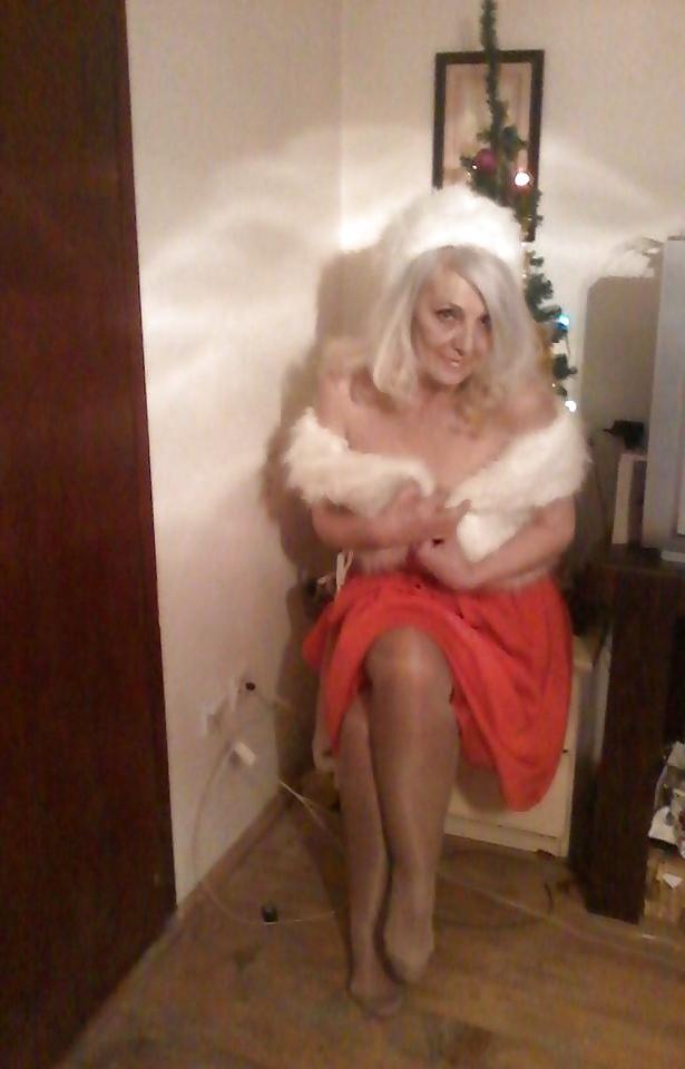 25P Granny Slut