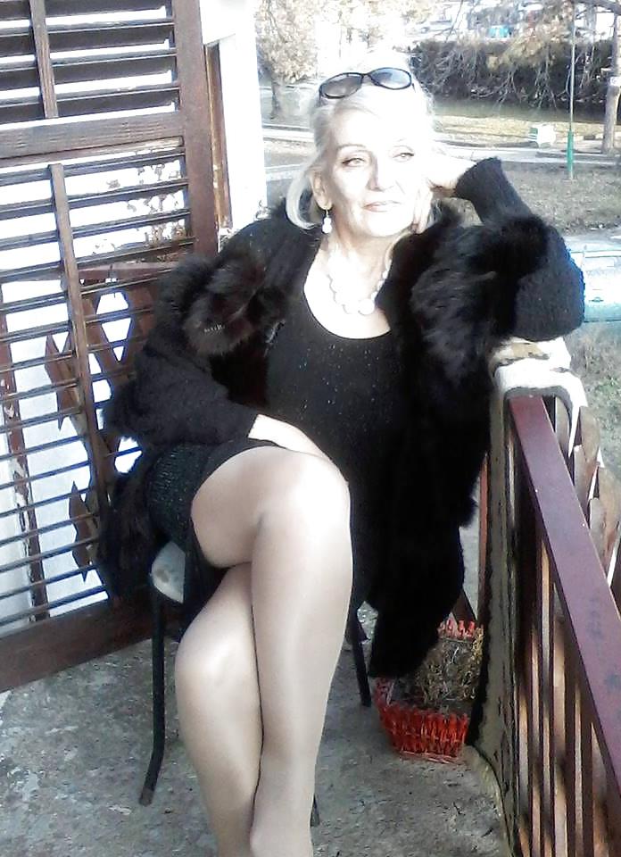 25P Granny Slut