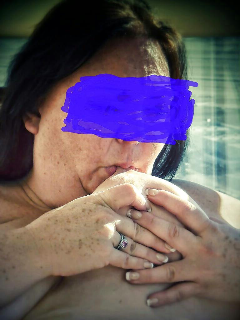 17P Chubby wife on vacation