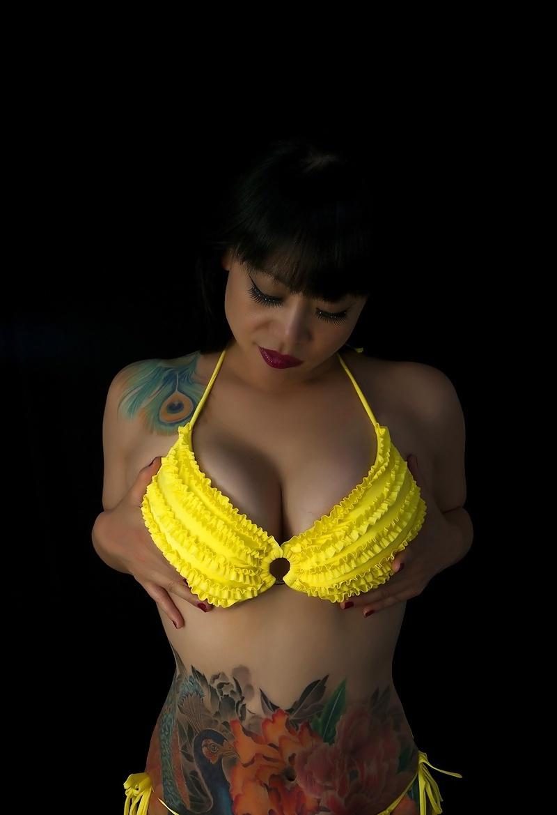 25P Tattooed Asian Model (Nude Pics, Big Breast)