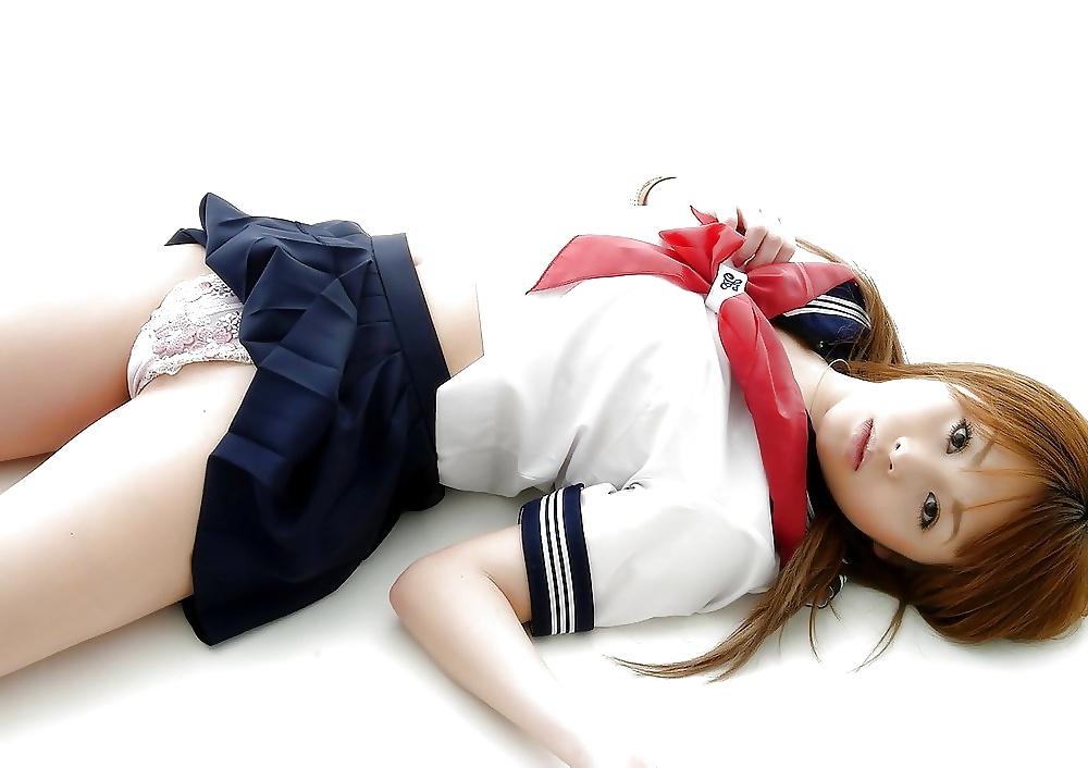 24P Japanese upskirt panties 4