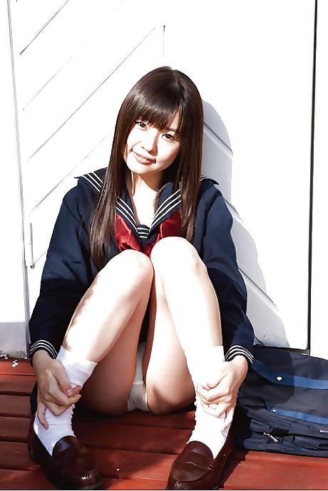 24P Japanese upskirt panties 4