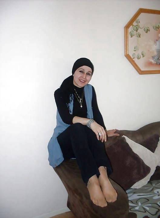 25P Arab hijabi nylon 