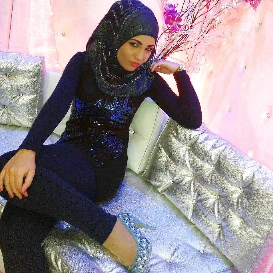 25P Arab hijabi nylon 