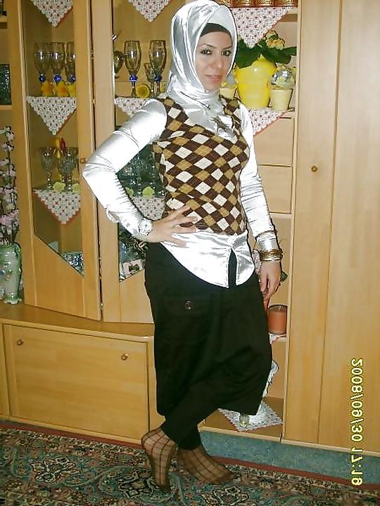 25P Arab hijabi nylon 