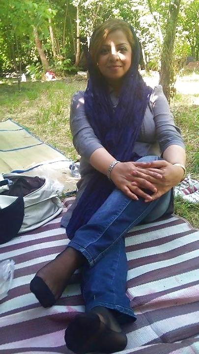 25P Arab hijabi nylon 