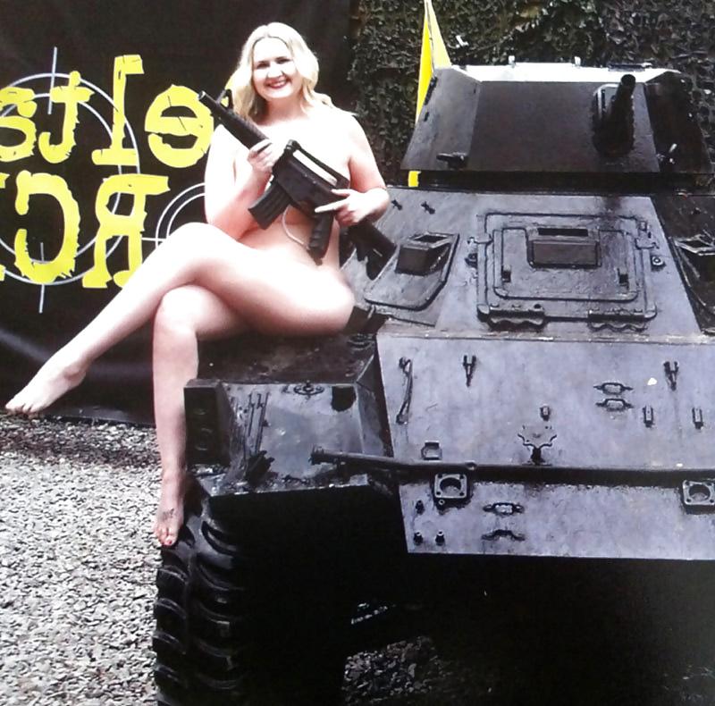 25P GIRLS&TANKS