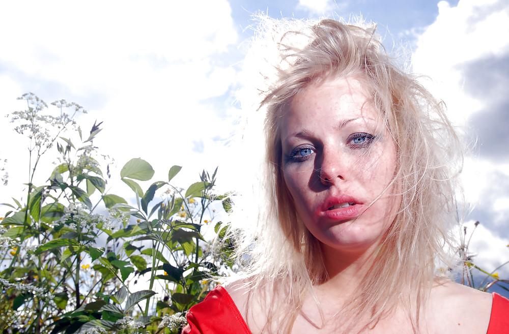 25P Next of kin: white trash skanks