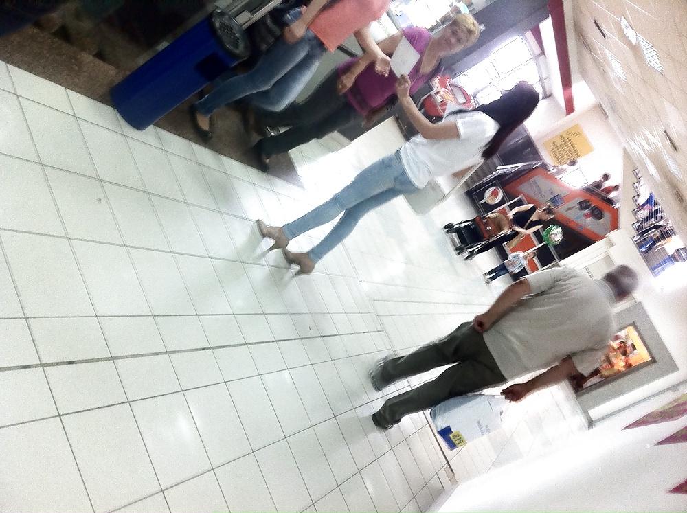 8P Voyeur pics from mall
