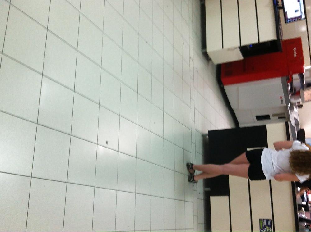 8P Voyeur pics from mall