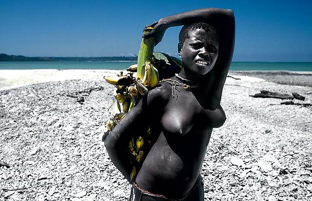 25P Nude Tribal Women