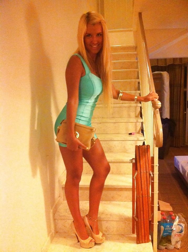 15P Super hot blonde non nude (comment please) #01
