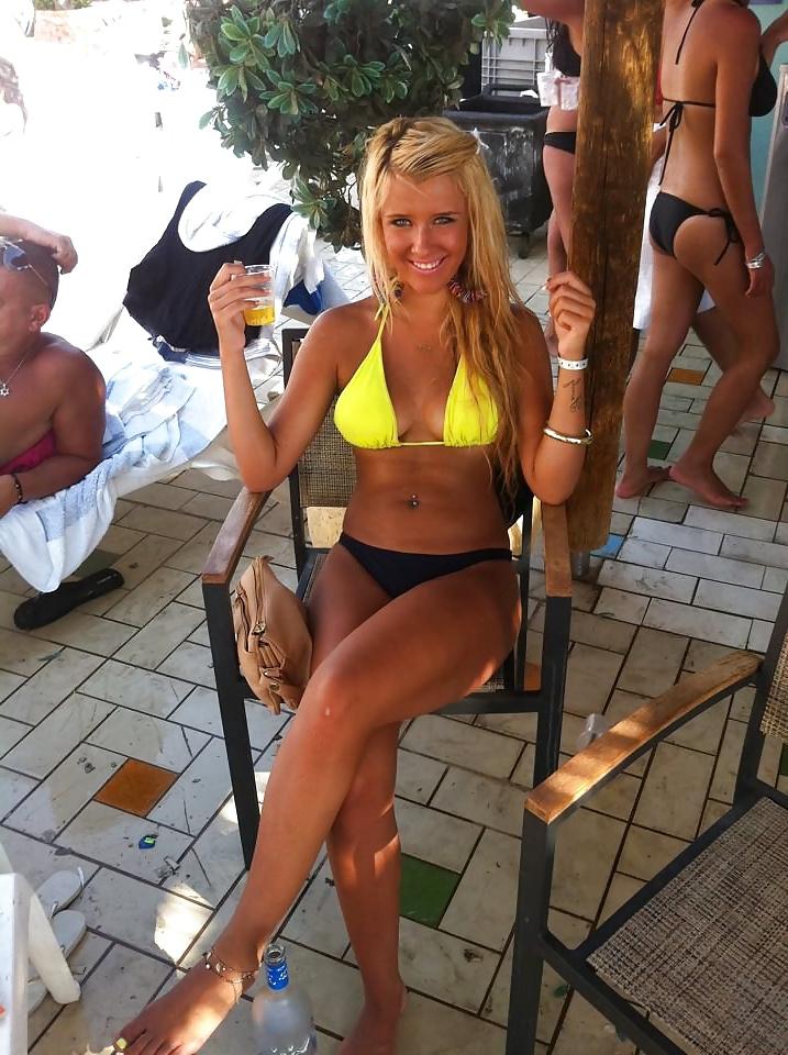 15P Super hot blonde non nude (comment please) #01