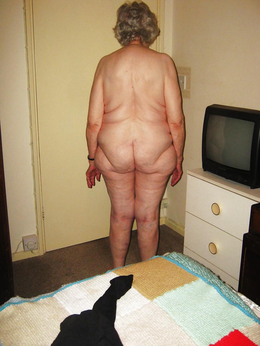 19P SHEILA 80 YEAR OLD GRANNY FROM UK