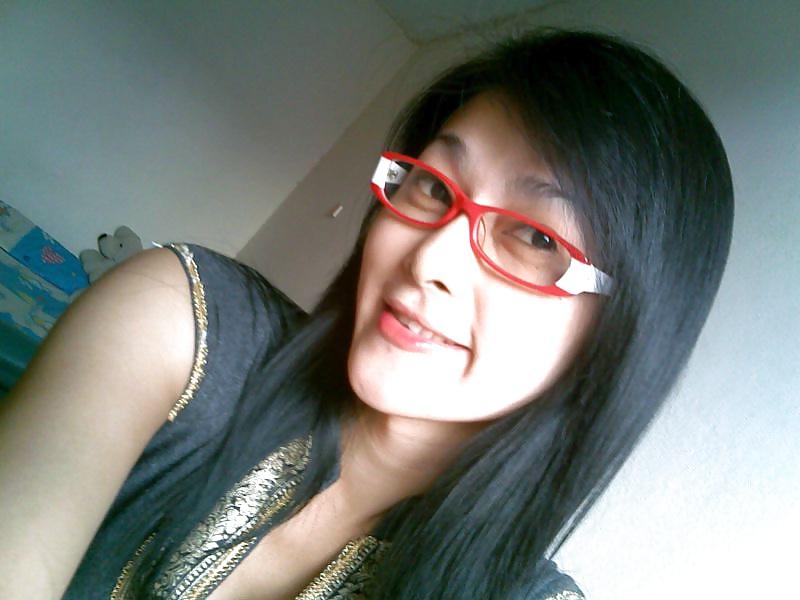 25P Phuket Ladyboy Nuoy - non nude pics