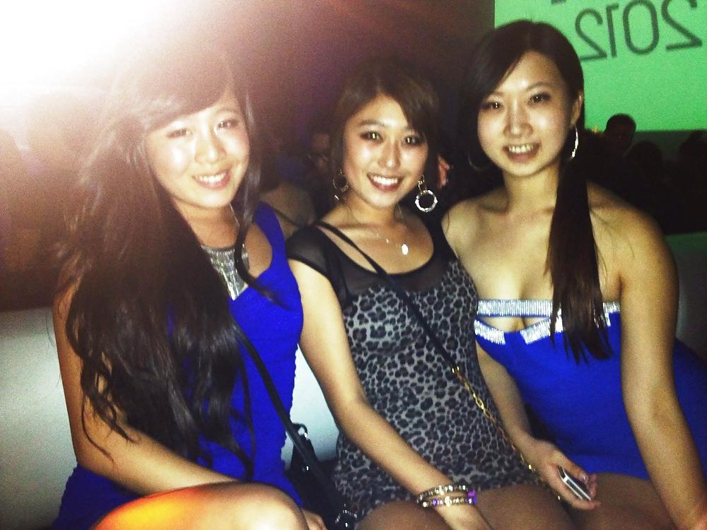 19P Cute young asian girls