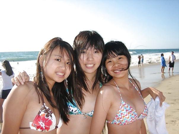 19P Cute young asian girls