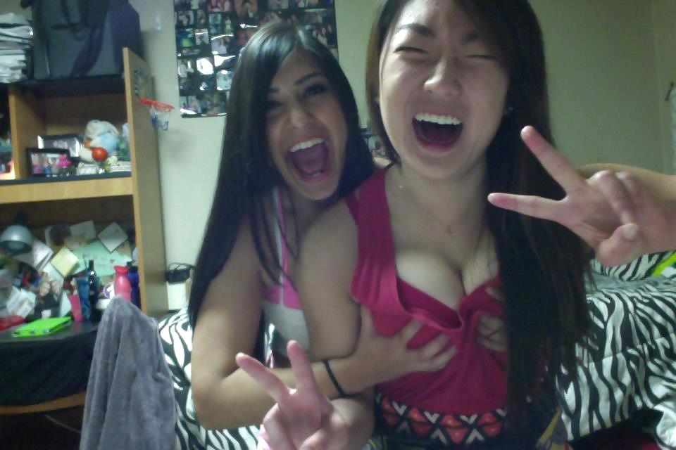19P Cute young asian girls