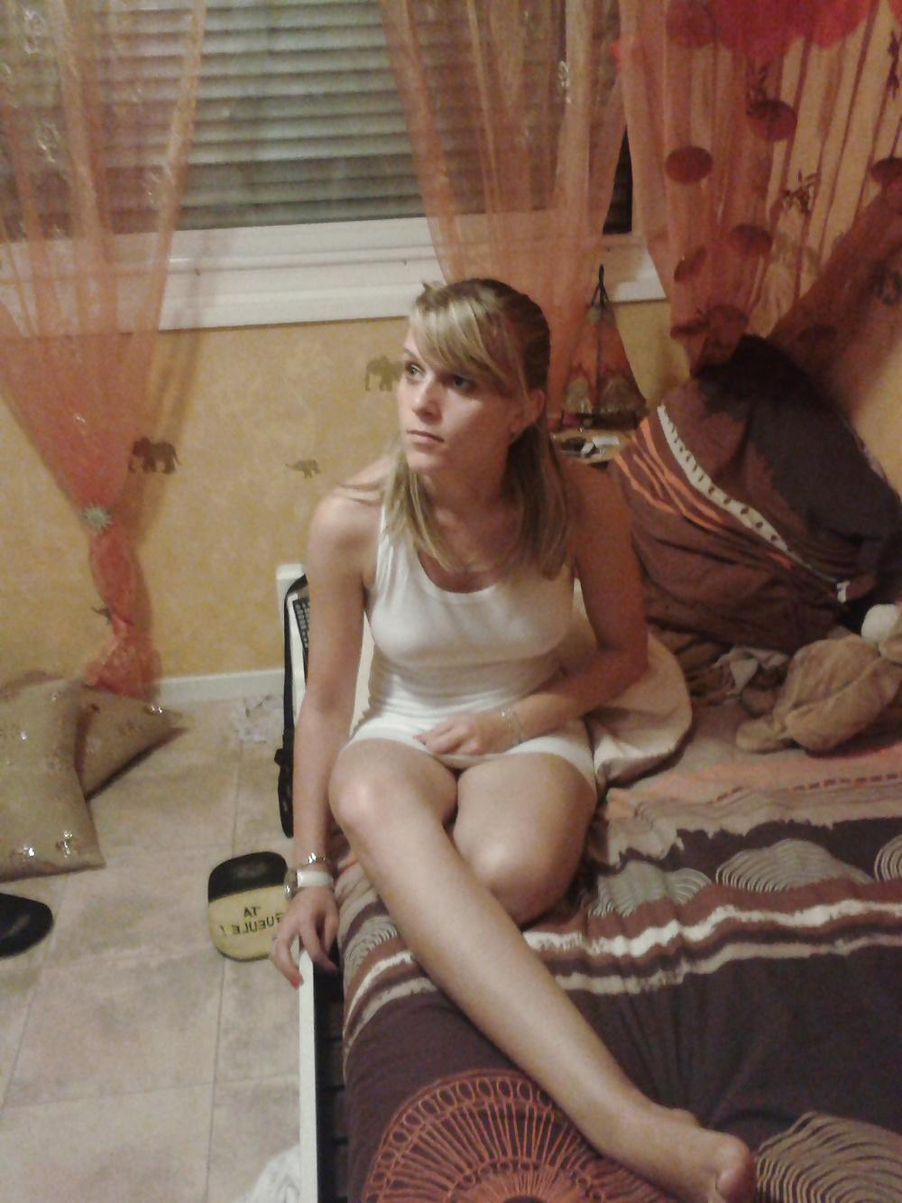 19P Sexy blonde girlfriend home teen tits pussy butt ass feet
