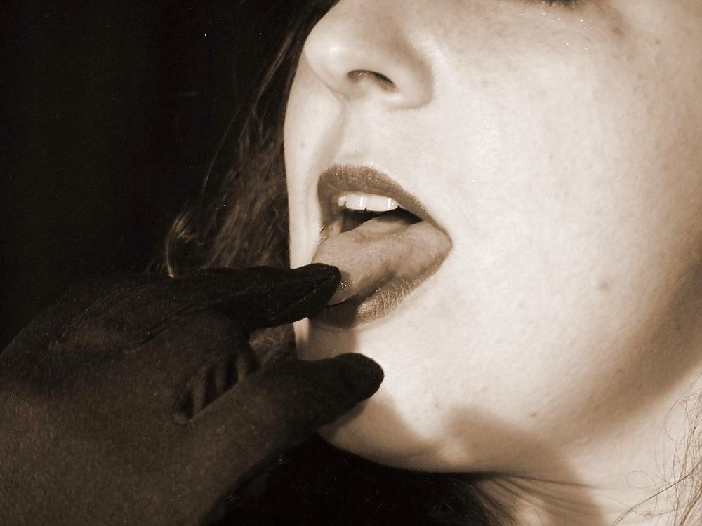 25P Amateur lady models mystery imagination