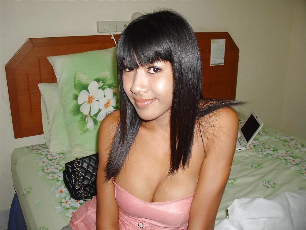25P Ladyboys nude and non nude pics 1
