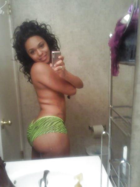 25P Selfie Sluts - non nude
