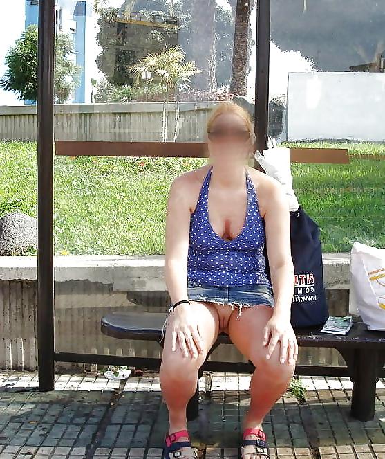 17P Upskirt mature