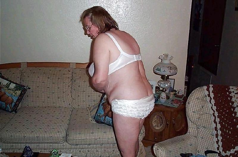 24P Comment For Sexy Granny Alice