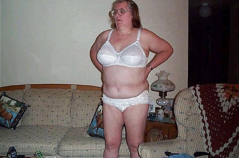 24P Comment For Sexy Granny Alice