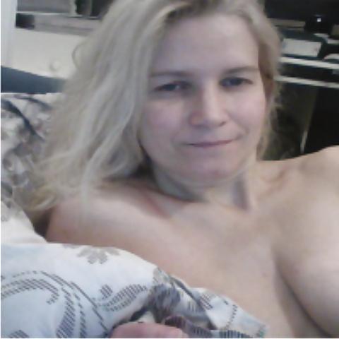 15P Blonde Russian MILF Tania