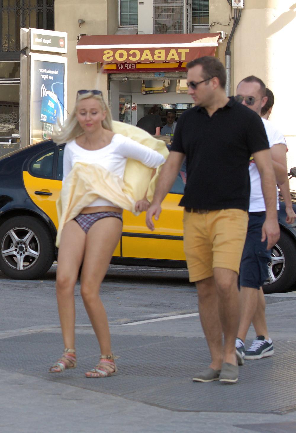 25P Upskirts 3