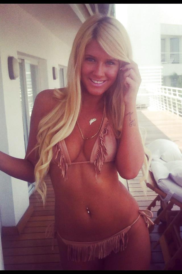 21P Super hot blonde non nude (comment please) #04