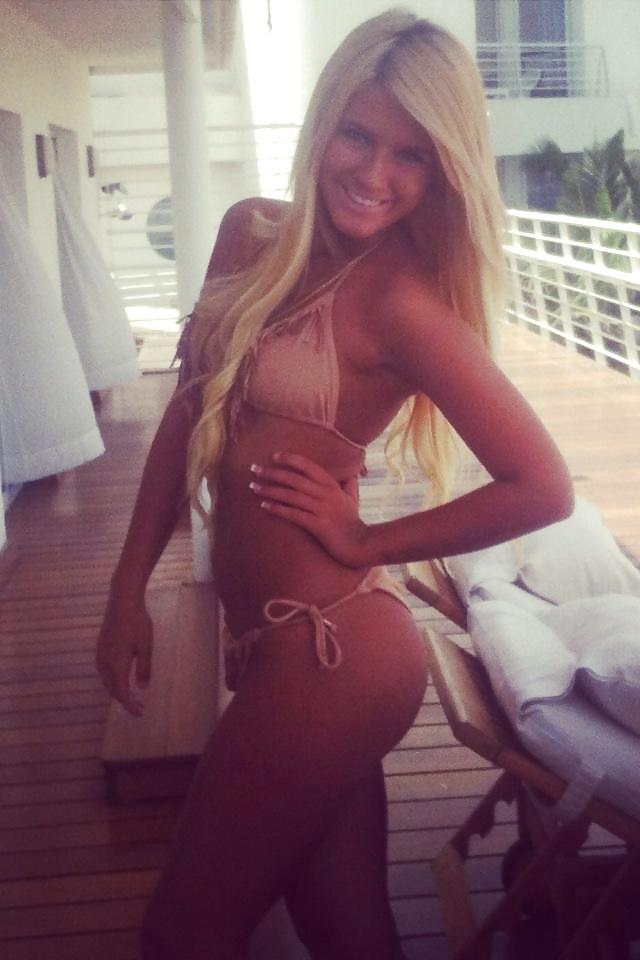21P Super hot blonde non nude (comment please) #04