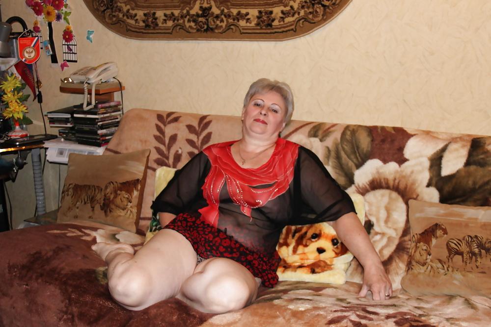 25P Mature lady