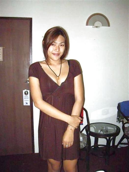 24P Pattaya Ladyboy Noona