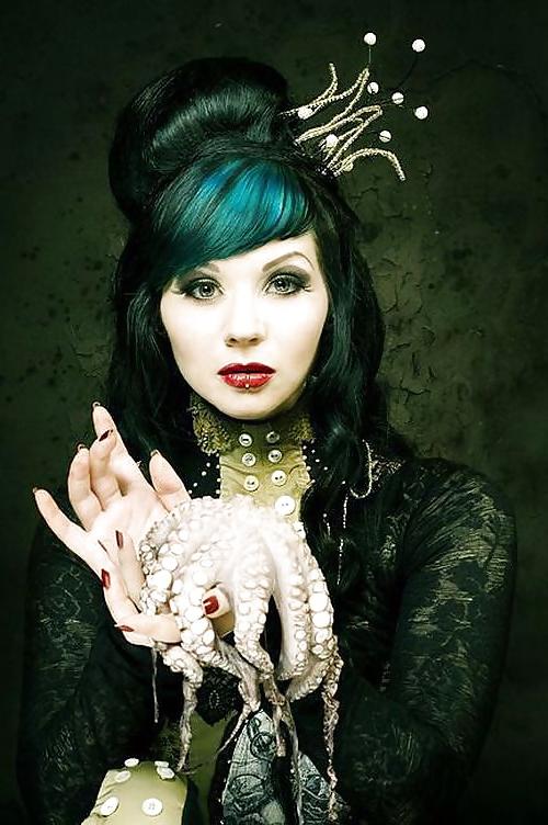 25P Steampunk Girls