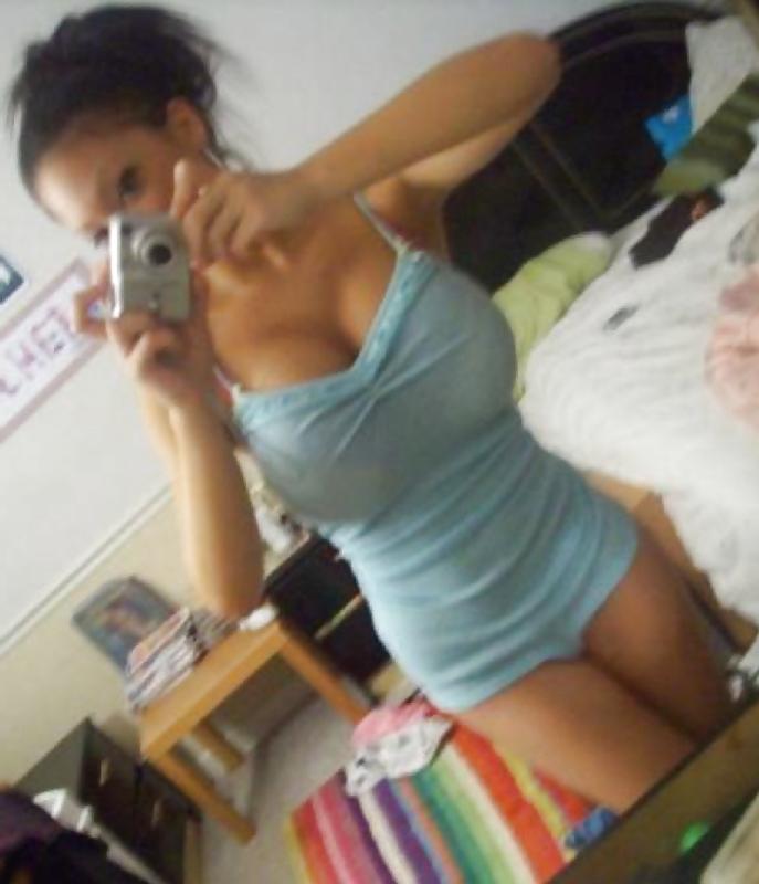 25P Sexy Asian Teen Selfies 2