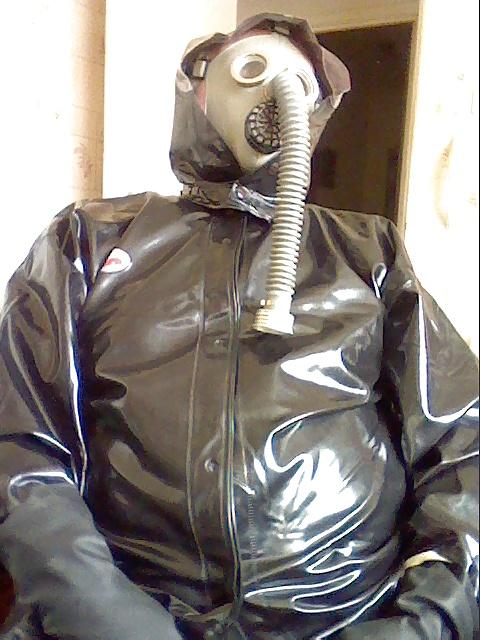 25P Relaxing in rubber.