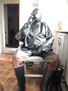 25P Relaxing in rubber.