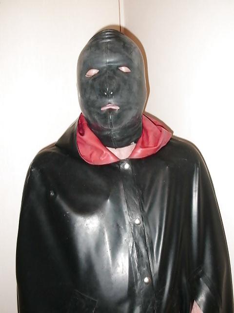 25P Relaxing in rubber.