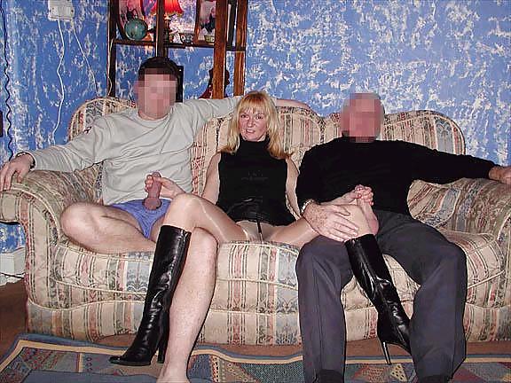 18P Mature lady gets sofa seeing-to