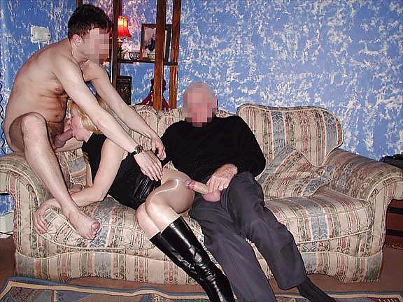 18P Mature lady gets sofa seeing-to