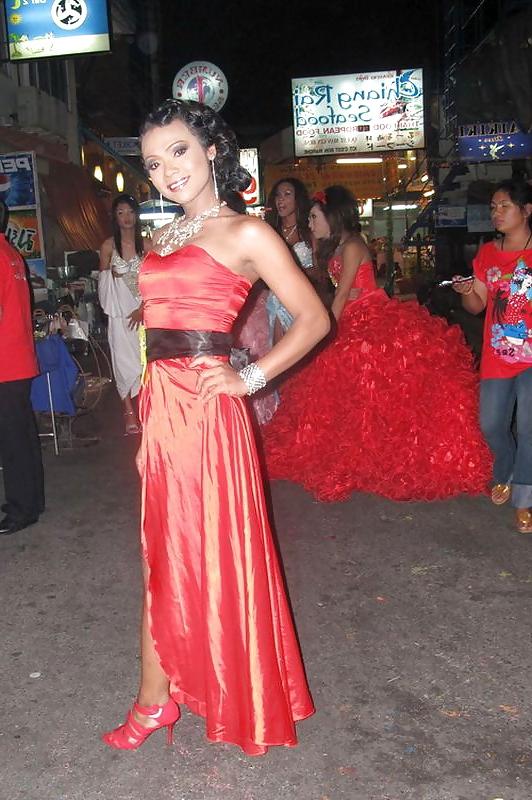 25P Phuket Ladyboy Peng