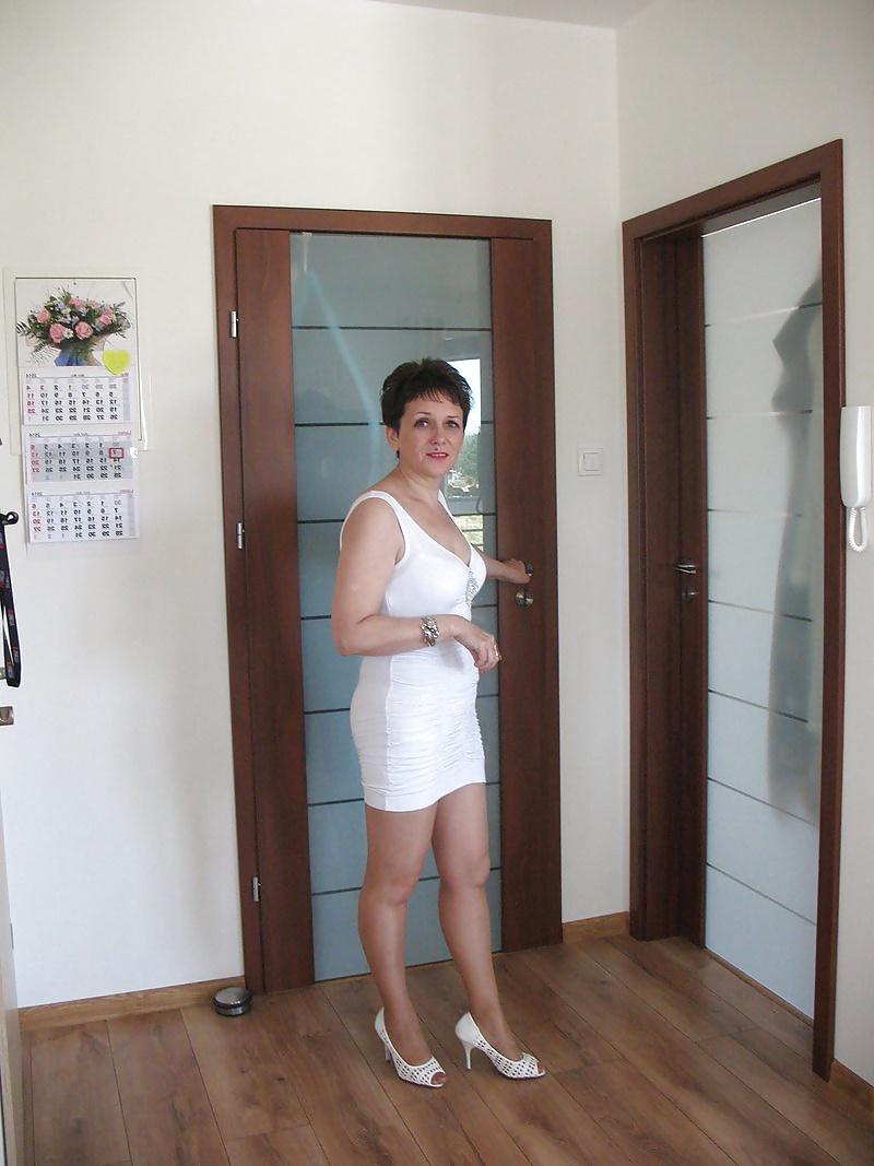 13P Mature Lady - Vanessa