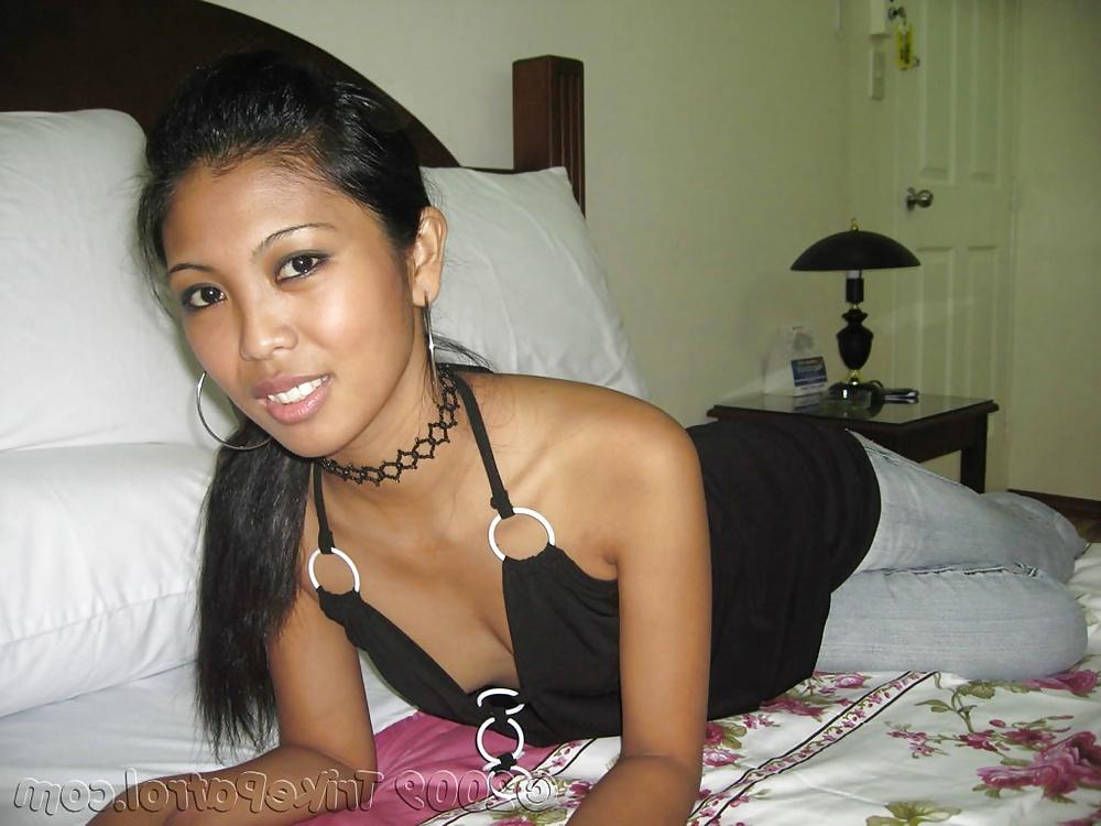 16P Asian shaved girl 02