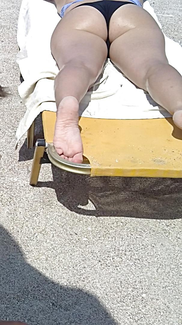 21P Greek Milf Soles