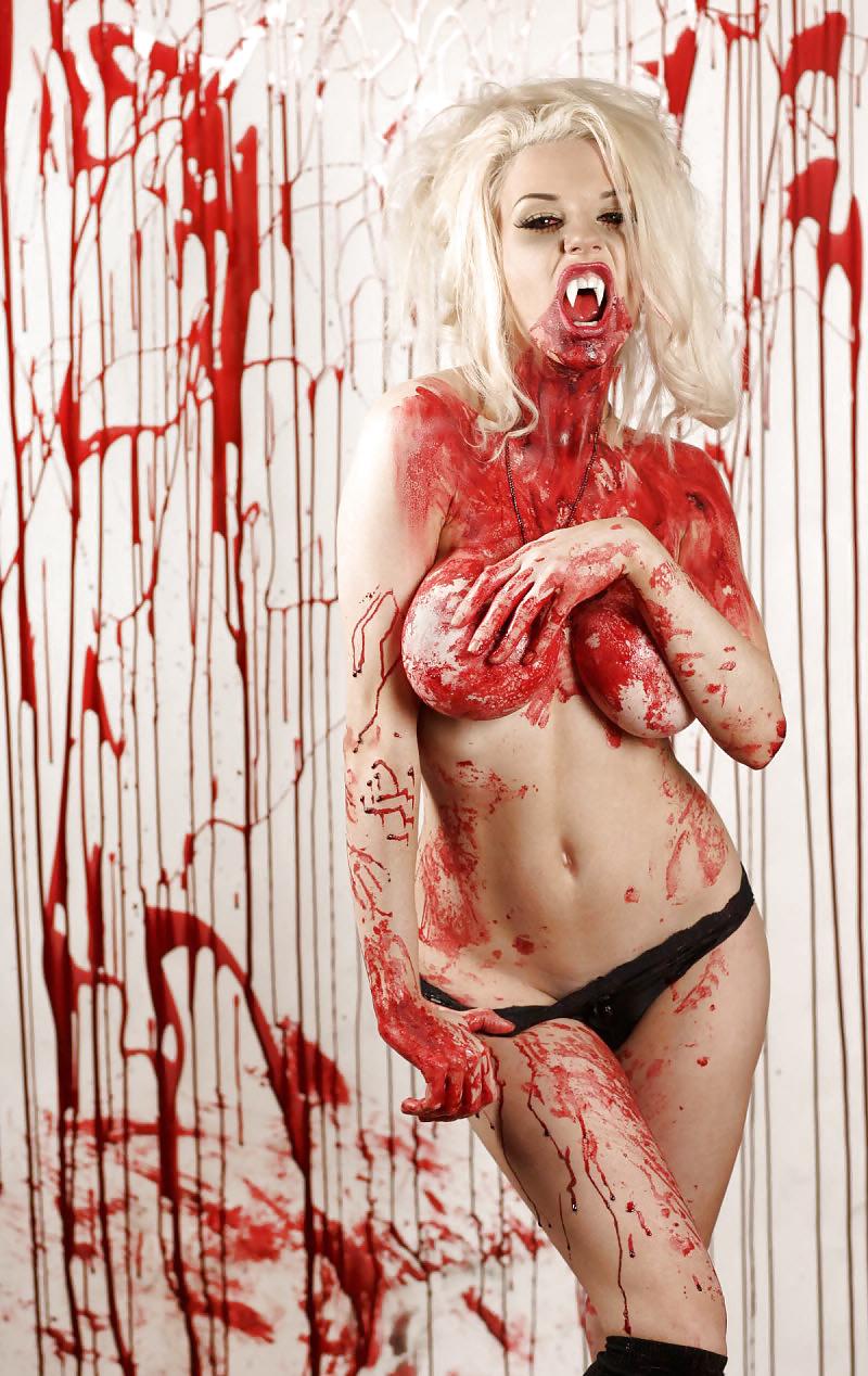 9P Vampire girl