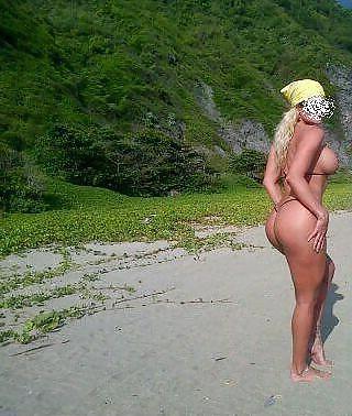 25P Ella and friends on vacation!