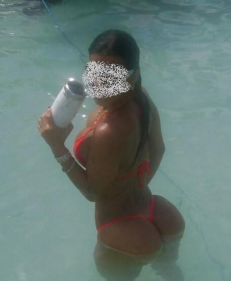 25P Ella and friends on vacation!