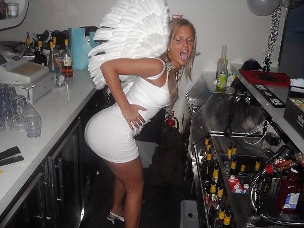 25P Facebook non-nude babes 2